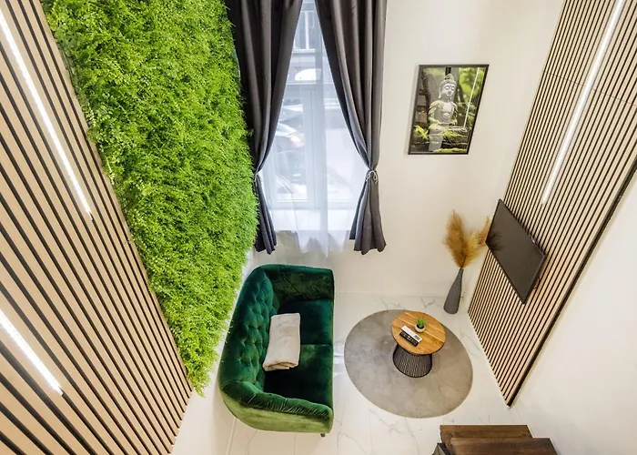 Modern Downtown Oasis