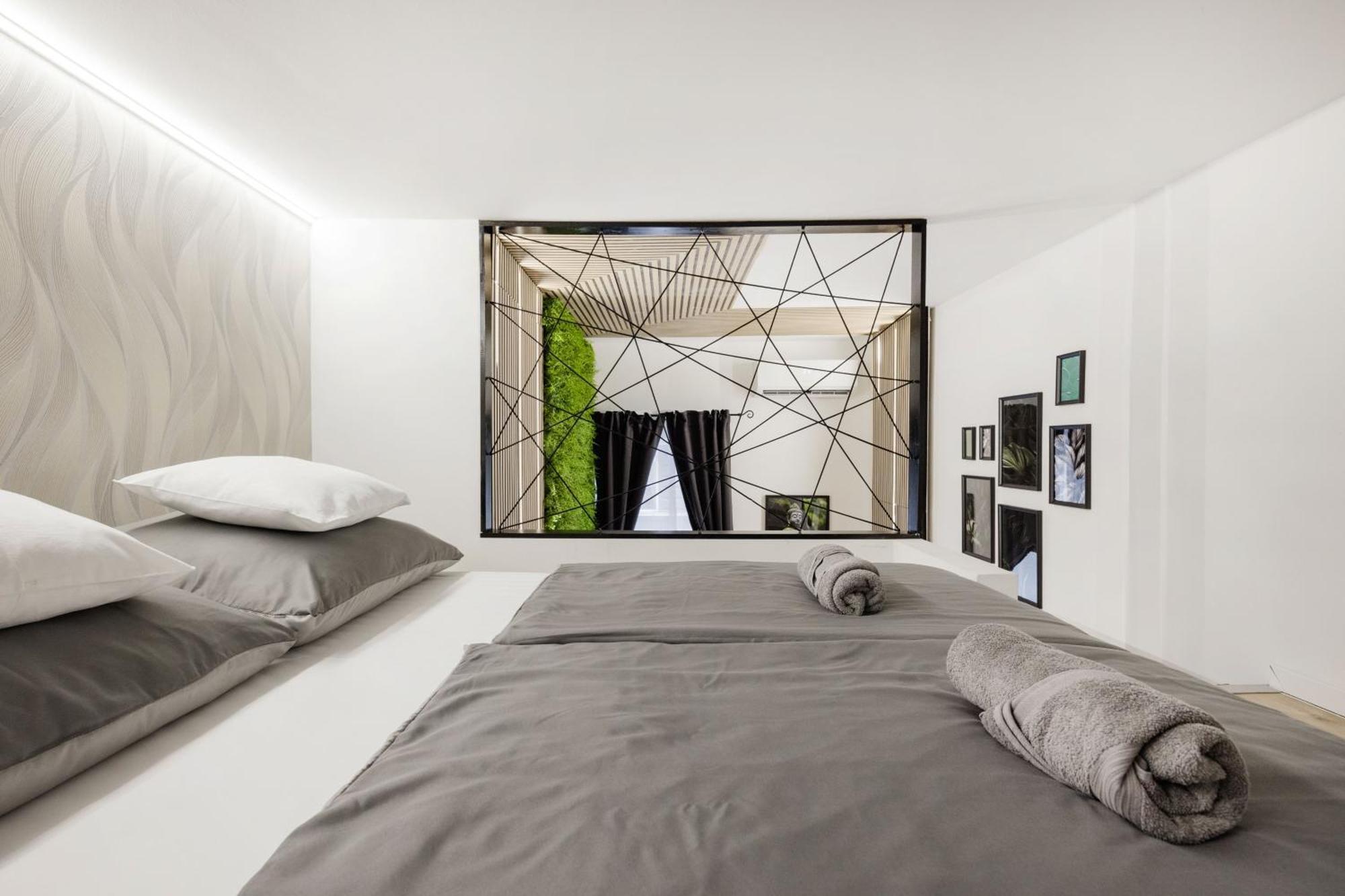 Modern Downtown Oasis Apartment *